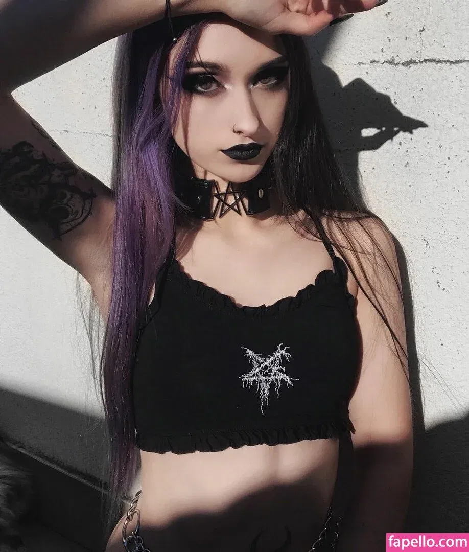 Xholdontillmay Onlyfans Photo Gallery 