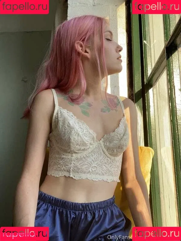 sophiasmokes Onlyfans Photo Gallery 
