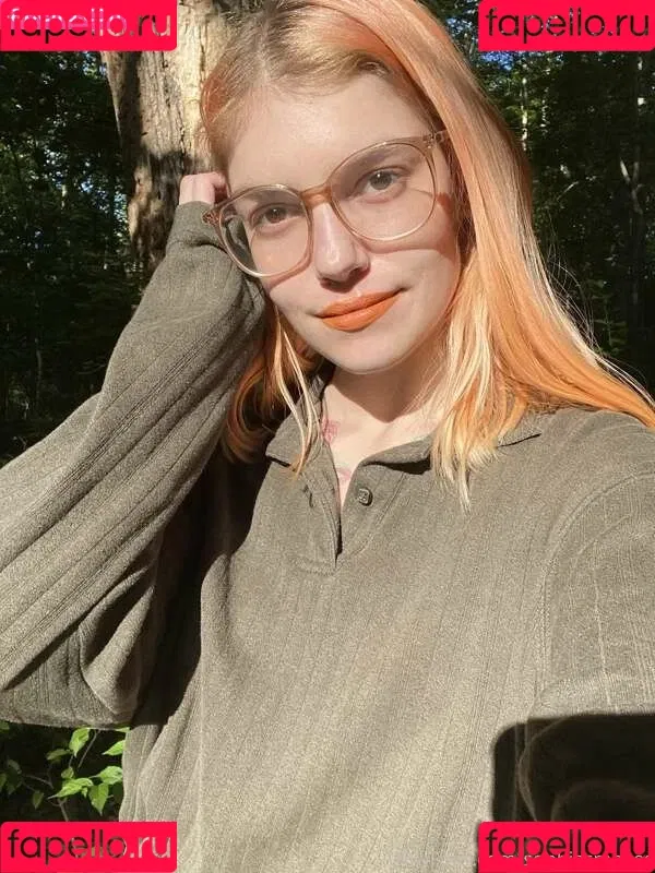 sophiasmokes Onlyfans Photo Gallery 