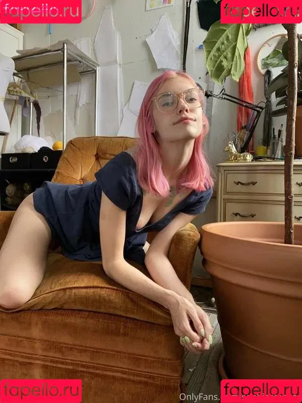 sophiasmokes Onlyfans Photo Gallery 