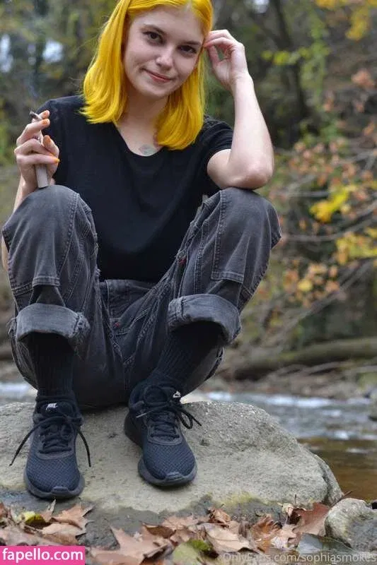 sophiasmokes Onlyfans Photo Gallery 