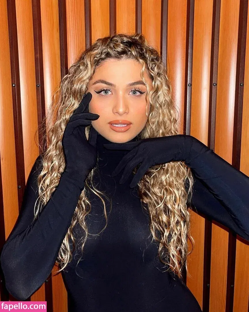 Antigoni Onlyfans Photo Gallery 