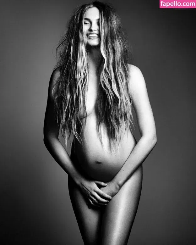 Romee Strijd Onlyfans Photo Gallery 