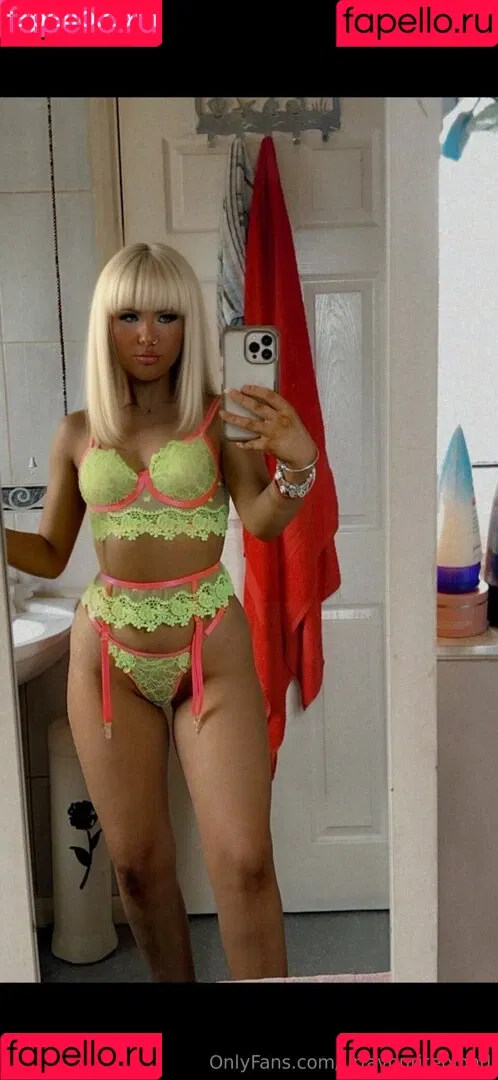 urfavouriteblond Onlyfans Photo Gallery 