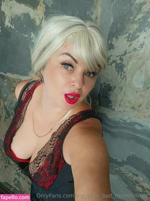 YOUR BAD MOMMY Onlyfans Photo Gallery 