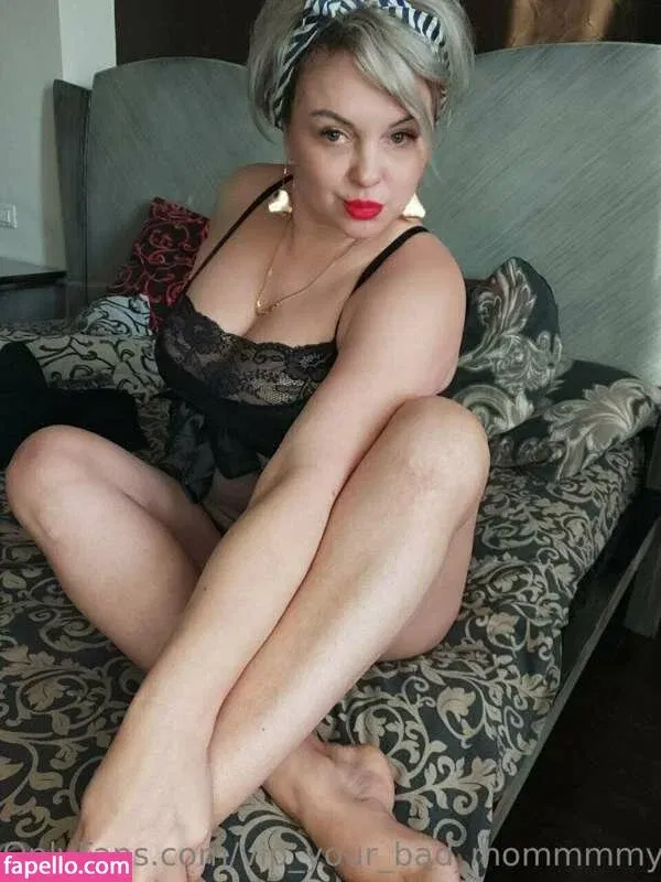 YOUR BAD MOMMY Onlyfans Photo Gallery 