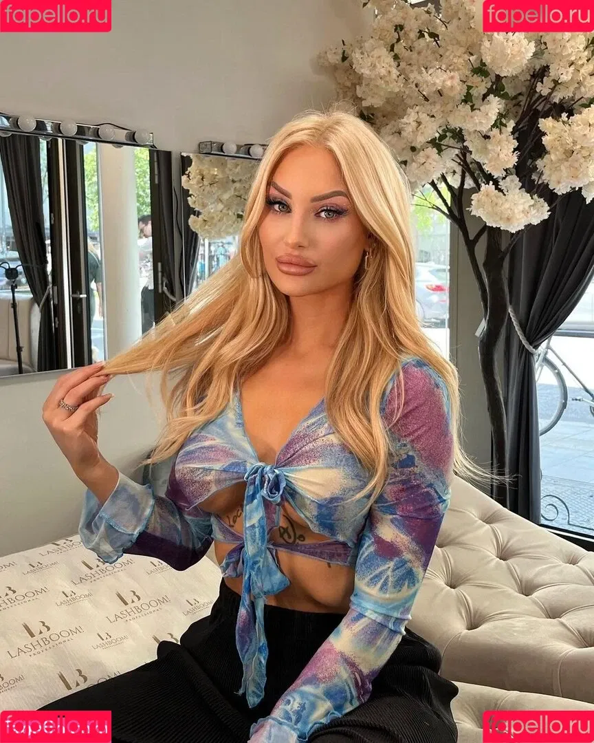 Giulie Hope Santana Onlyfans Photo Gallery 