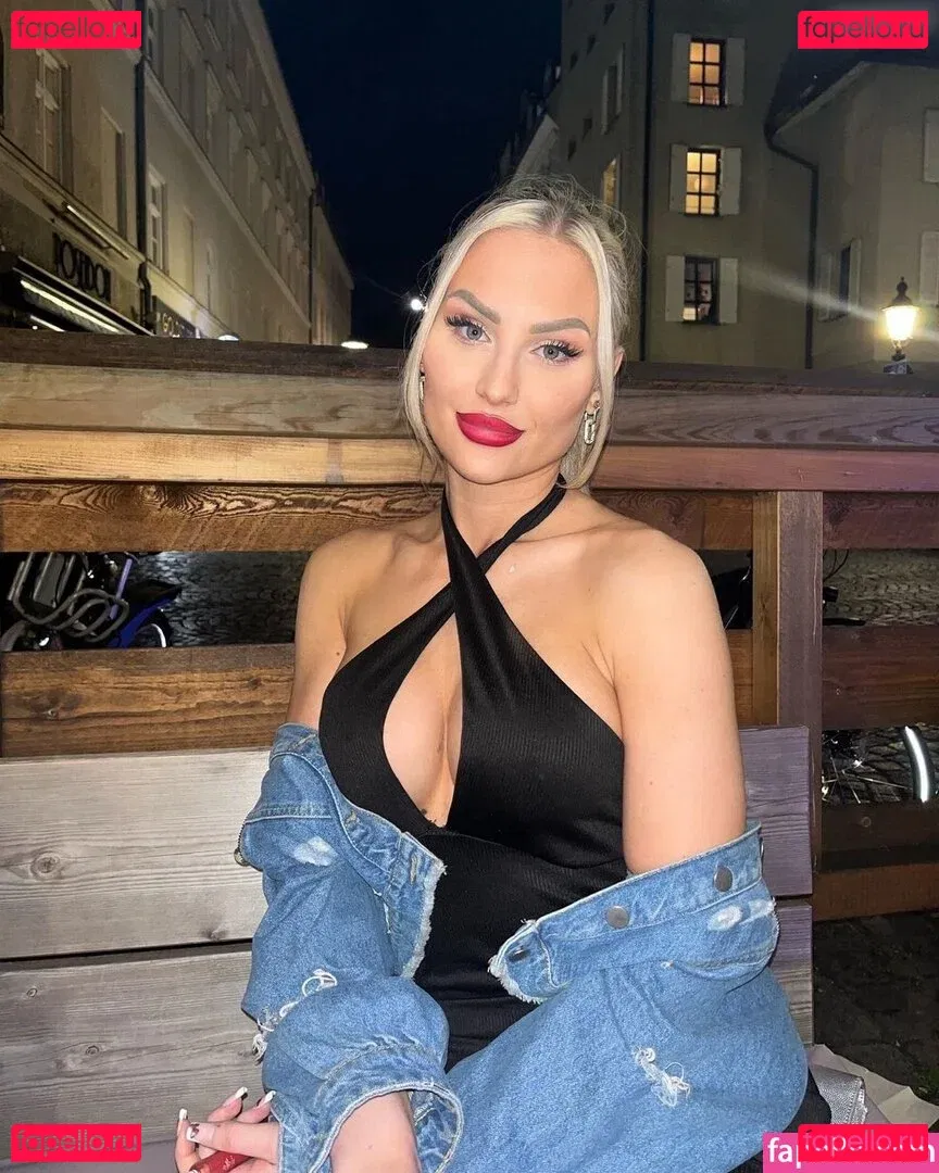 Giulie Hope Santana Onlyfans Photo Gallery 