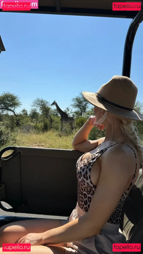 Giulie Hope Santana Onlyfans Photo Gallery 