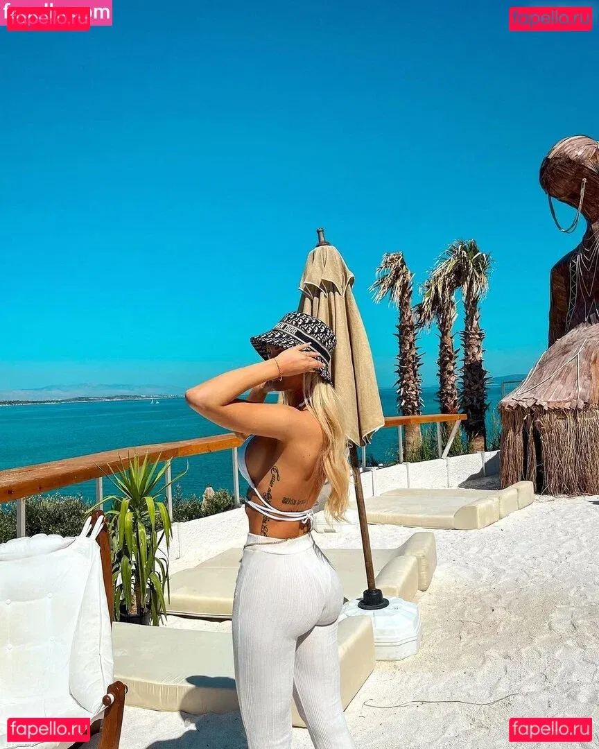 Giulie Hope Santana Onlyfans Photo Gallery 