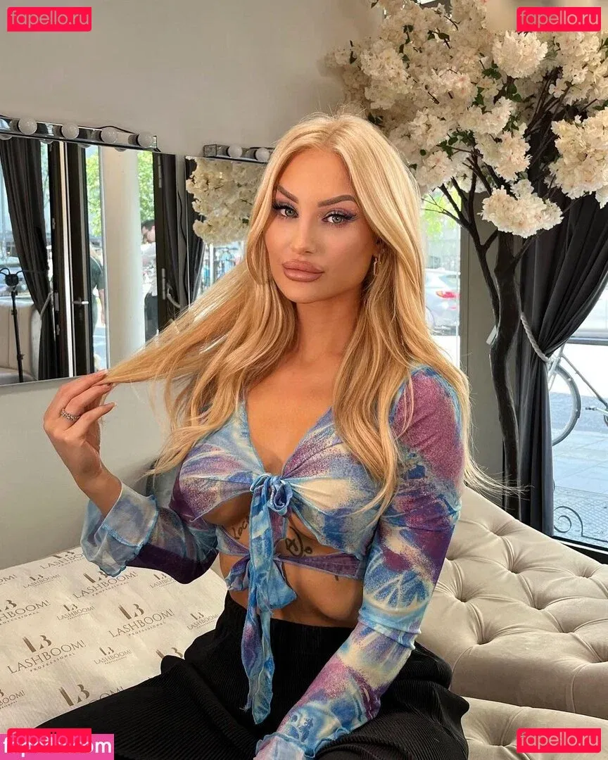 Giulie Hope Santana Onlyfans Photo Gallery 