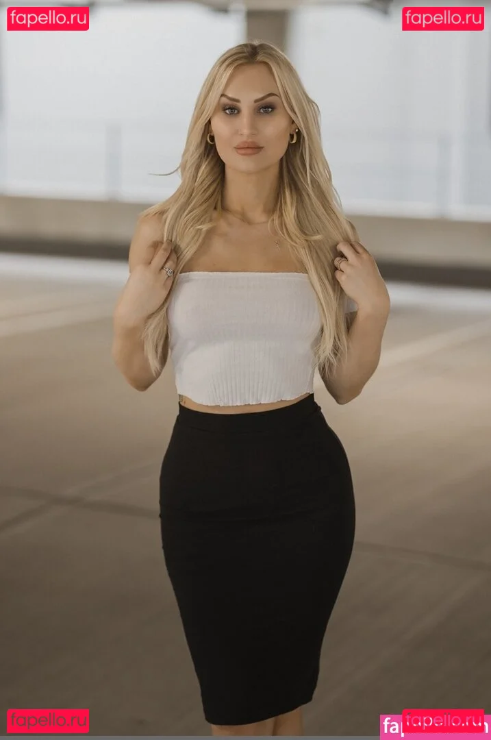 Giulie Hope Santana Onlyfans Photo Gallery 