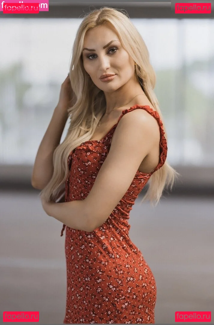 Giulie Hope Santana Onlyfans Photo Gallery 