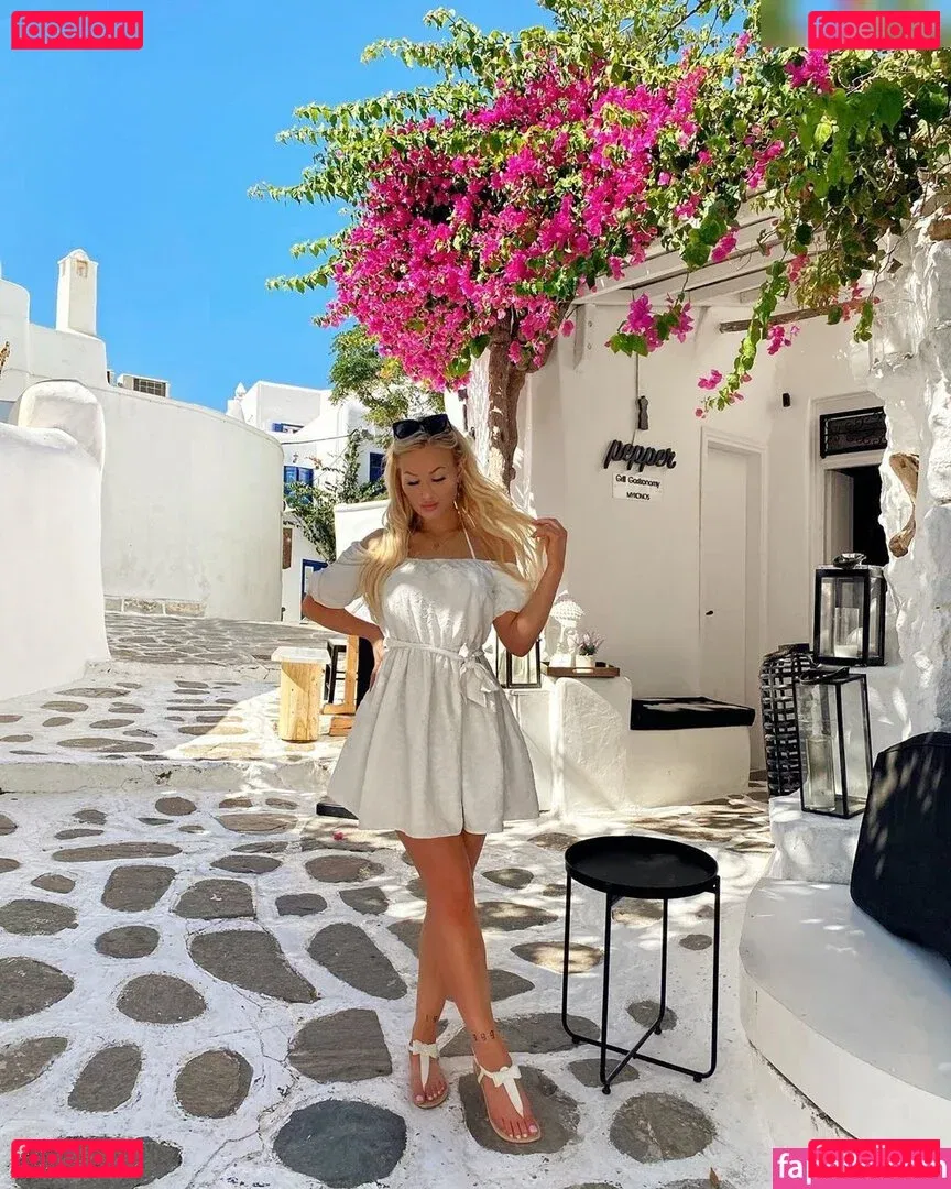 Giulie Hope Santana Onlyfans Photo Gallery 