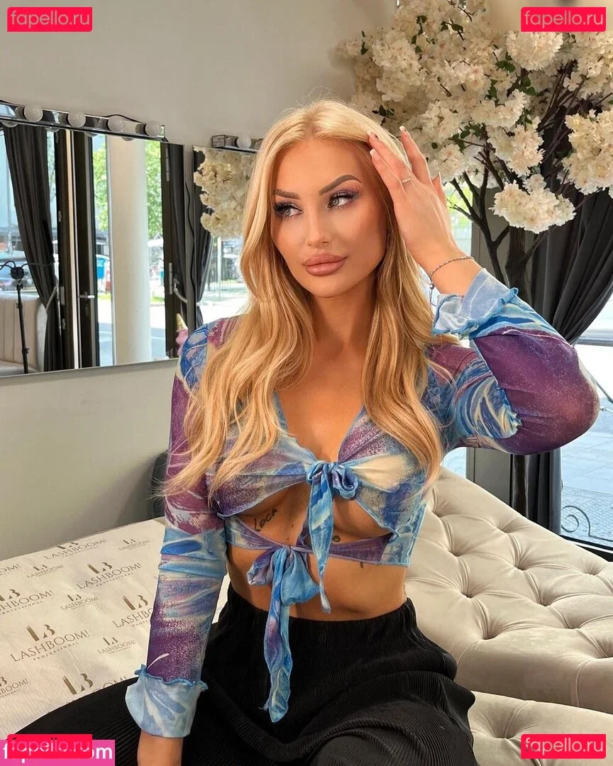 Giulie Hope Santana Onlyfans Photo Gallery 