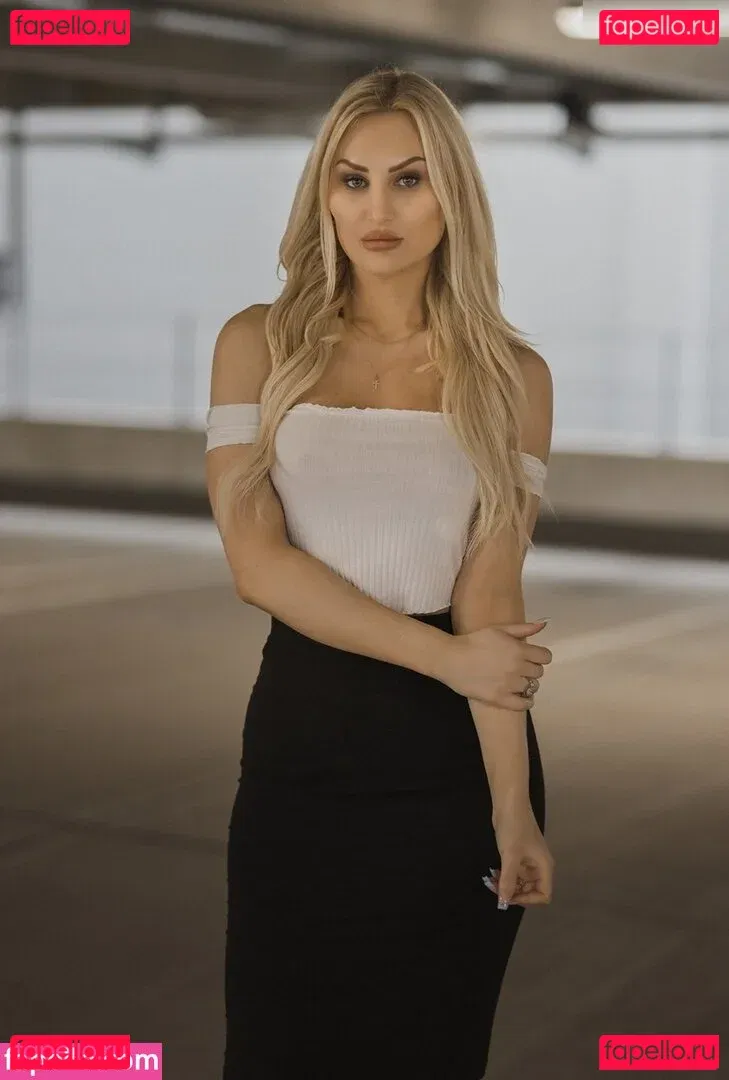 Giulie Hope Santana Onlyfans Photo Gallery 