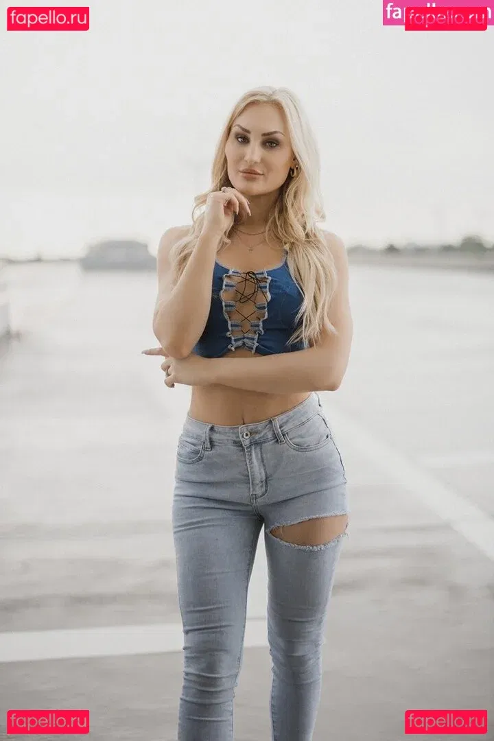 Giulie Hope Santana Onlyfans Photo Gallery 