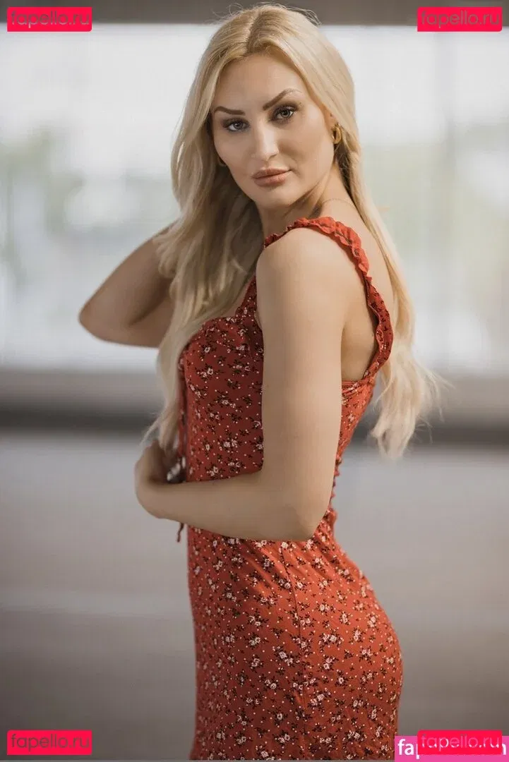 Giulie Hope Santana Onlyfans Photo Gallery 