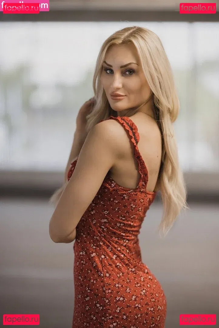 Giulie Hope Santana Onlyfans Photo Gallery 