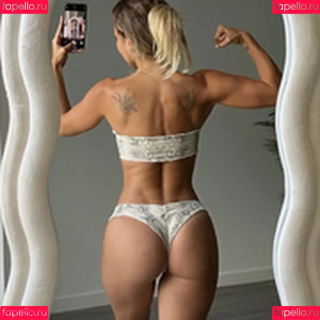 Vicky Justiz Onlyfans Photo Gallery 