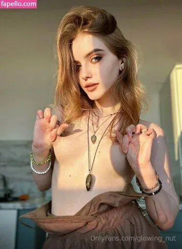 glowing_nut Onlyfans Photo Gallery 