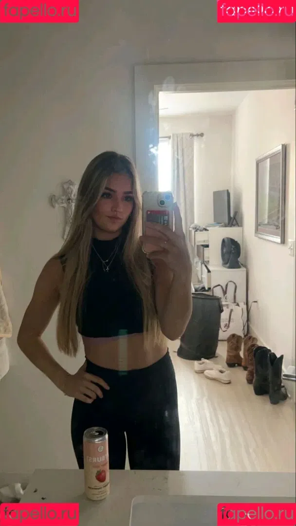 Whitney Robbins Onlyfans Photo Gallery 