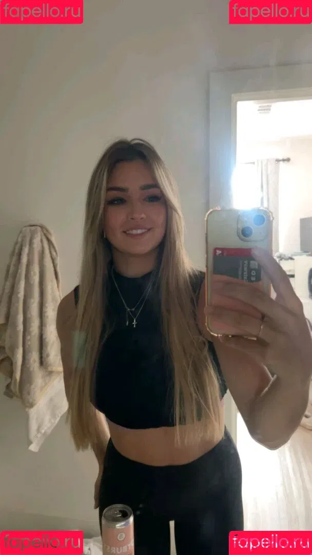 Whitney Robbins Onlyfans Photo Gallery 