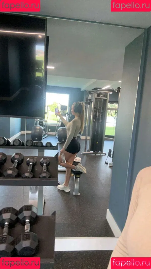 Whitney Robbins Onlyfans Photo Gallery 