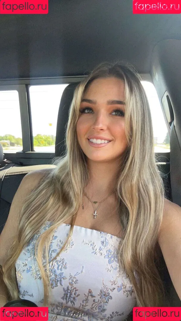Whitney Robbins Onlyfans Photo Gallery 