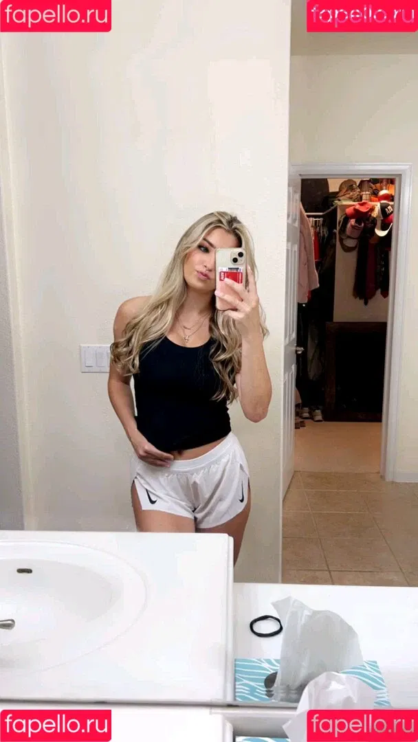 Whitney Robbins Onlyfans Photo Gallery 