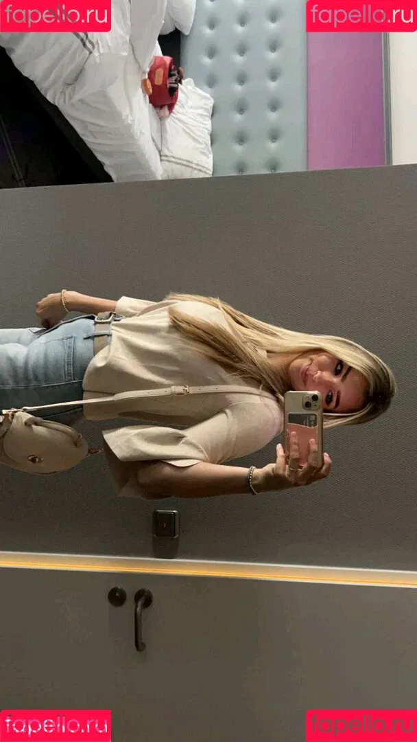 Whitney Robbins Onlyfans Photo Gallery 
