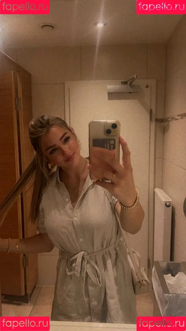 Whitney Robbins Onlyfans Photo Gallery 