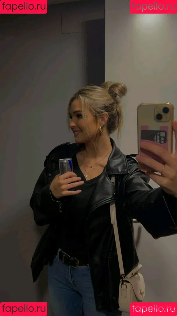 Whitney Robbins Onlyfans Photo Gallery 
