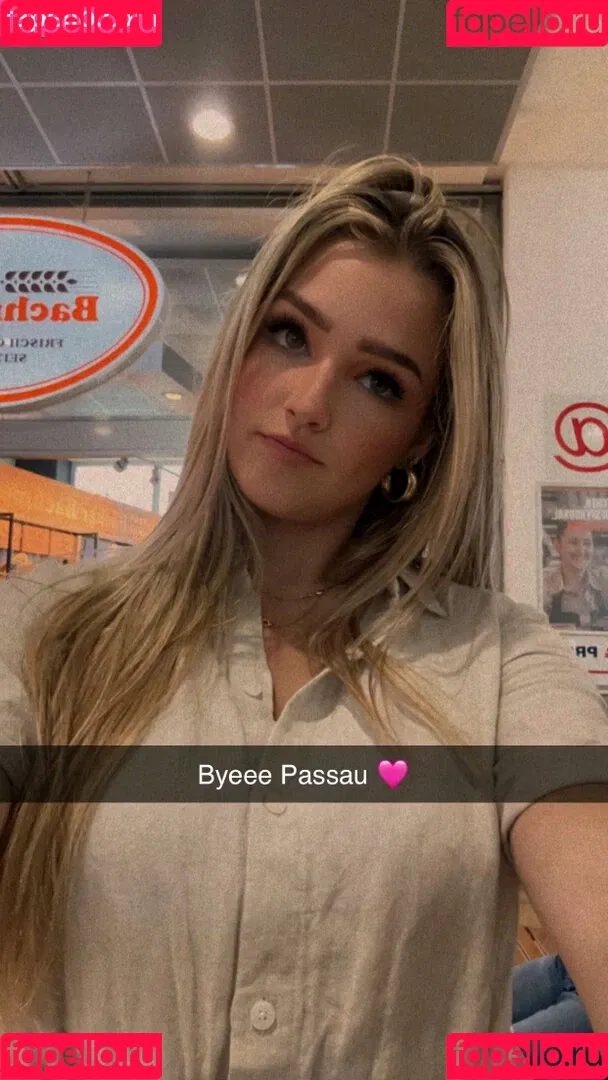 Whitney Robbins Onlyfans Photo Gallery 