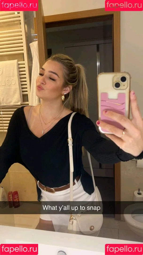 Whitney Robbins Onlyfans Photo Gallery 