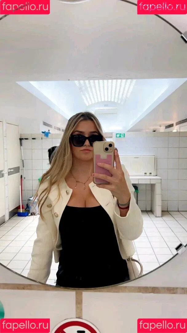 Whitney Robbins Onlyfans Photo Gallery 