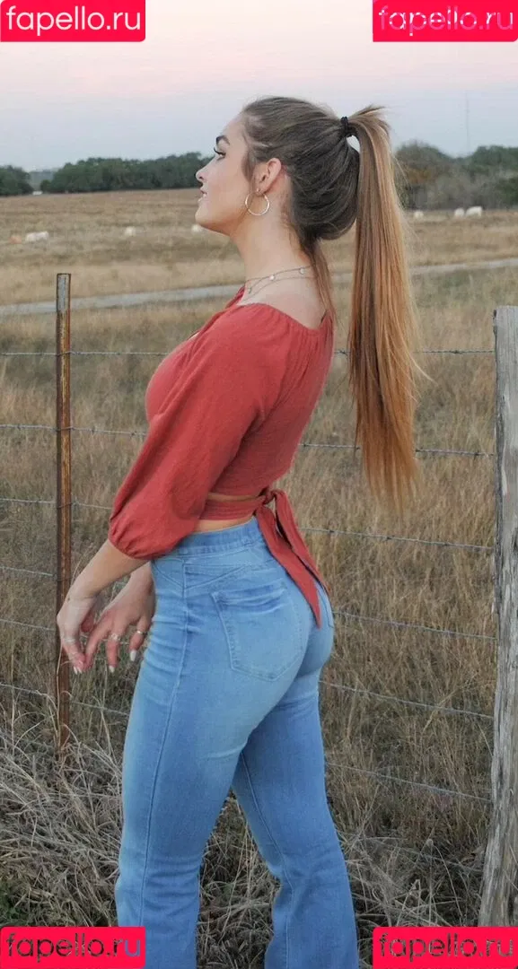 Whitney Robbins Onlyfans Photo Gallery 