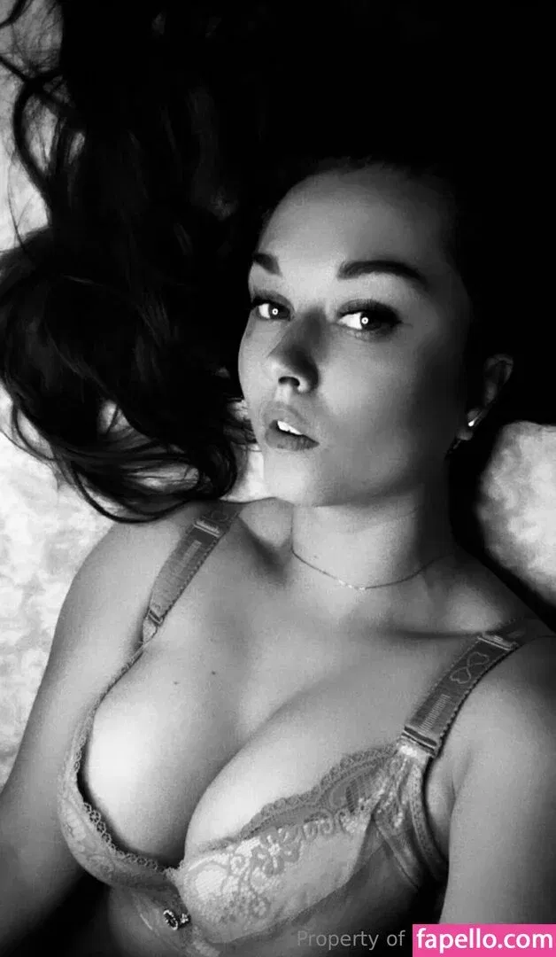 emiliatassulo Onlyfans Photo Gallery 