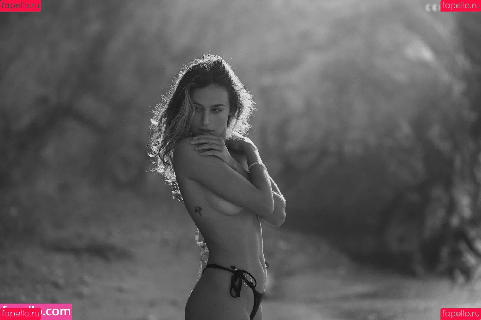 Mia C. Bell / Mia Larelle Onlyfans Photo Gallery 