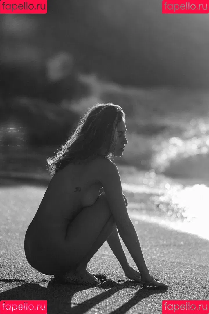 Mia C. Bell / Mia Larelle Onlyfans Photo Gallery 