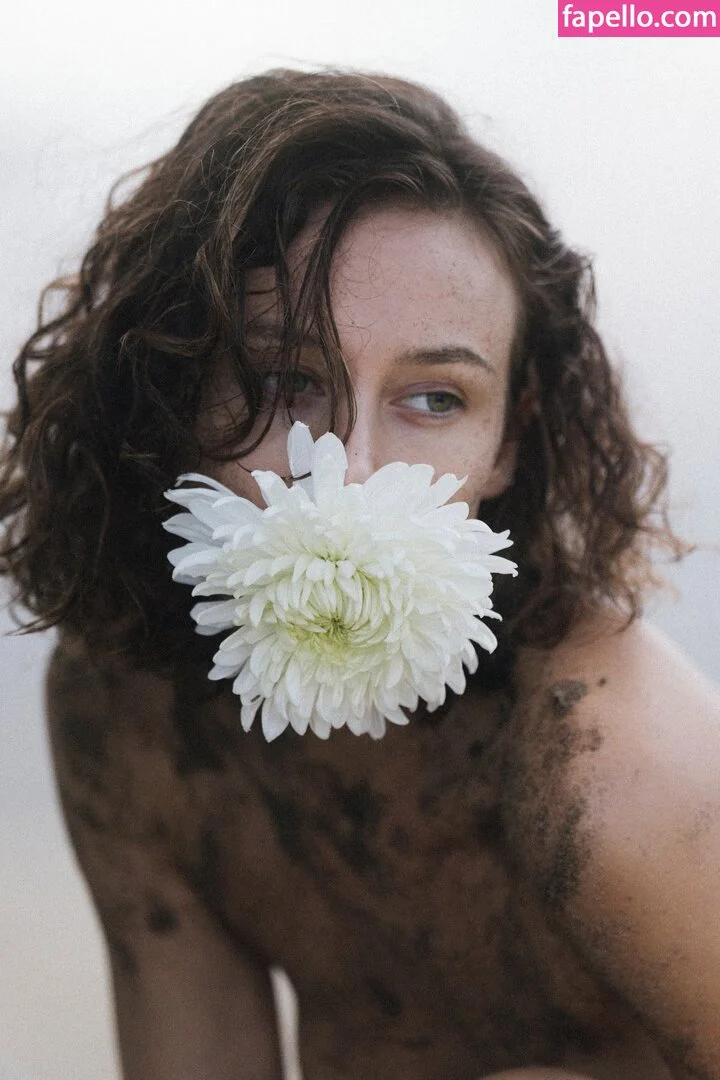 Mia C. Bell / Mia Larelle Onlyfans Photo Gallery 