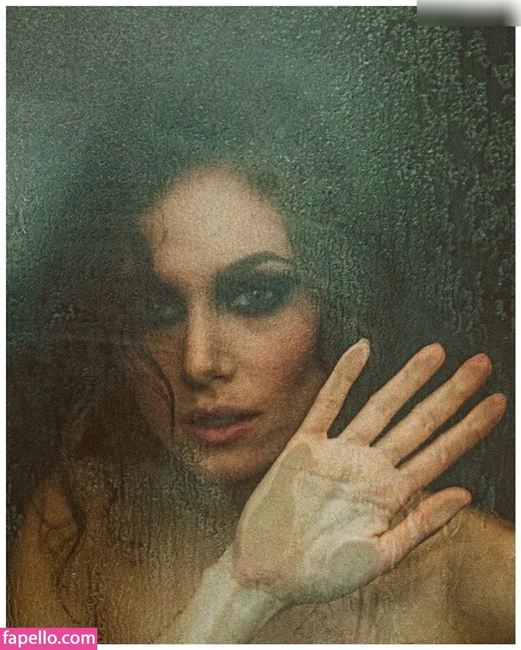 Mia C. Bell / Mia Larelle Onlyfans Photo Gallery 