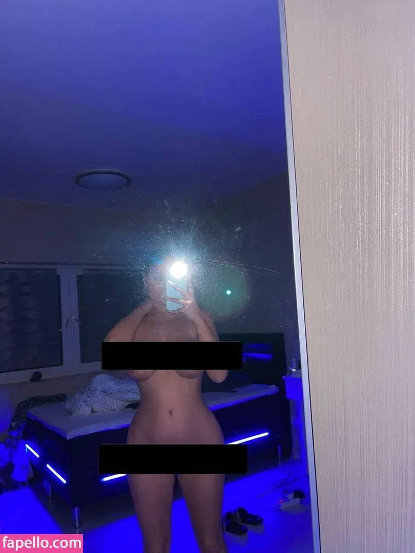 Kristinamouu Onlyfans Photo Gallery 