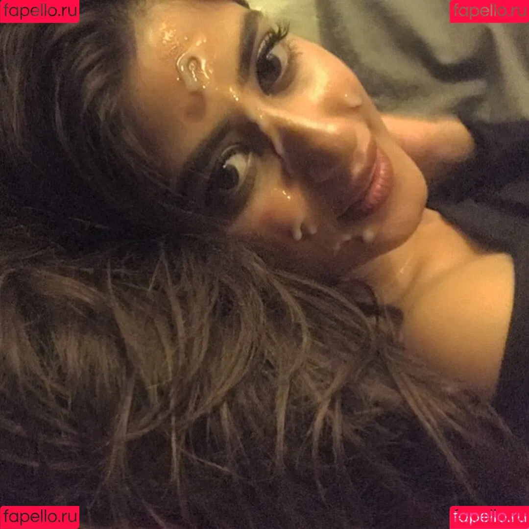 Sajal Ali Onlyfans Photo Gallery 