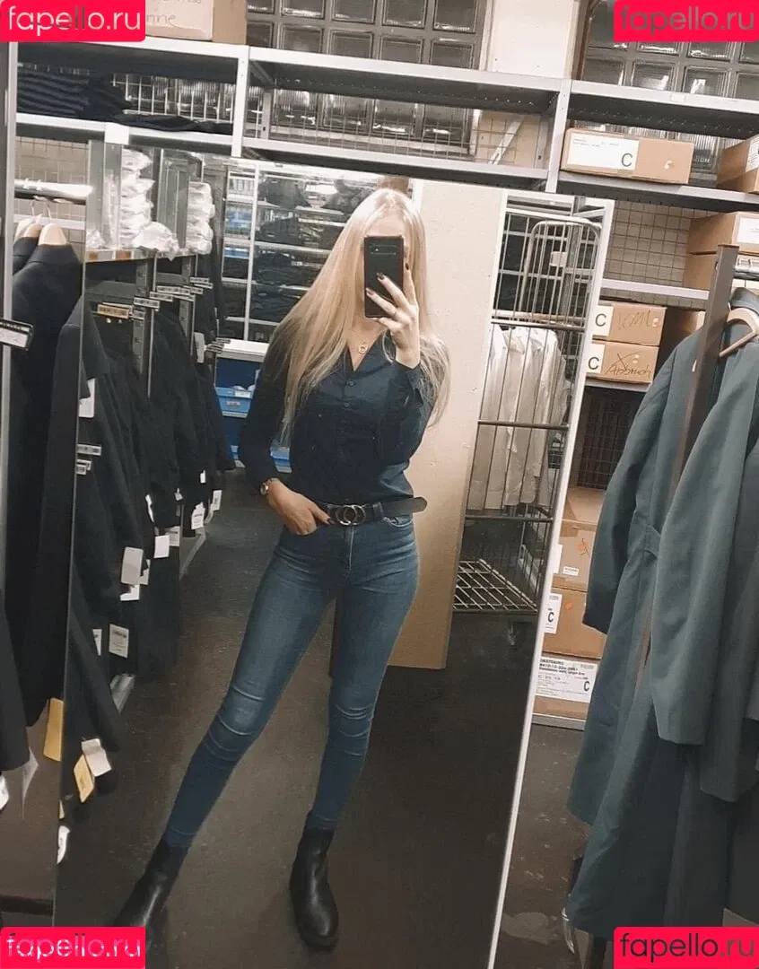 Nina Jürgens Onlyfans Photo Gallery 