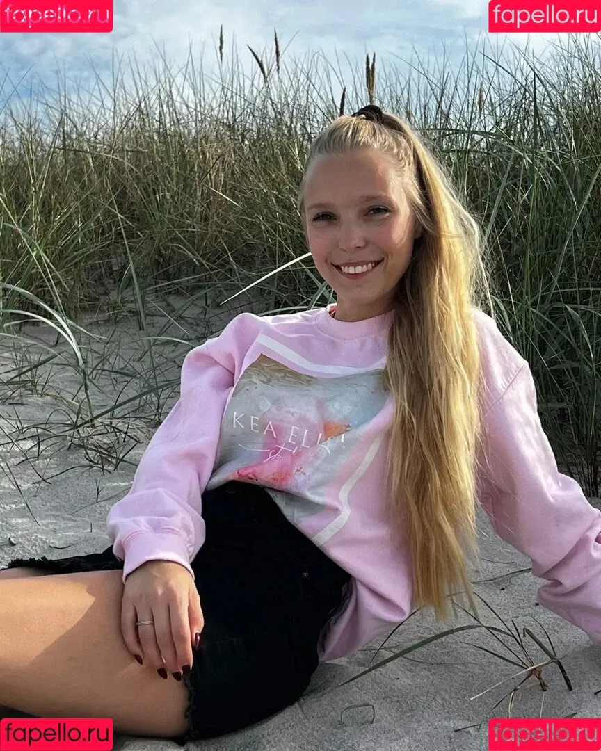 Nina Jürgens Onlyfans Photo Gallery 