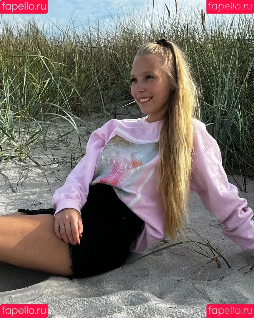 Nina Jürgens Onlyfans Photo Gallery 