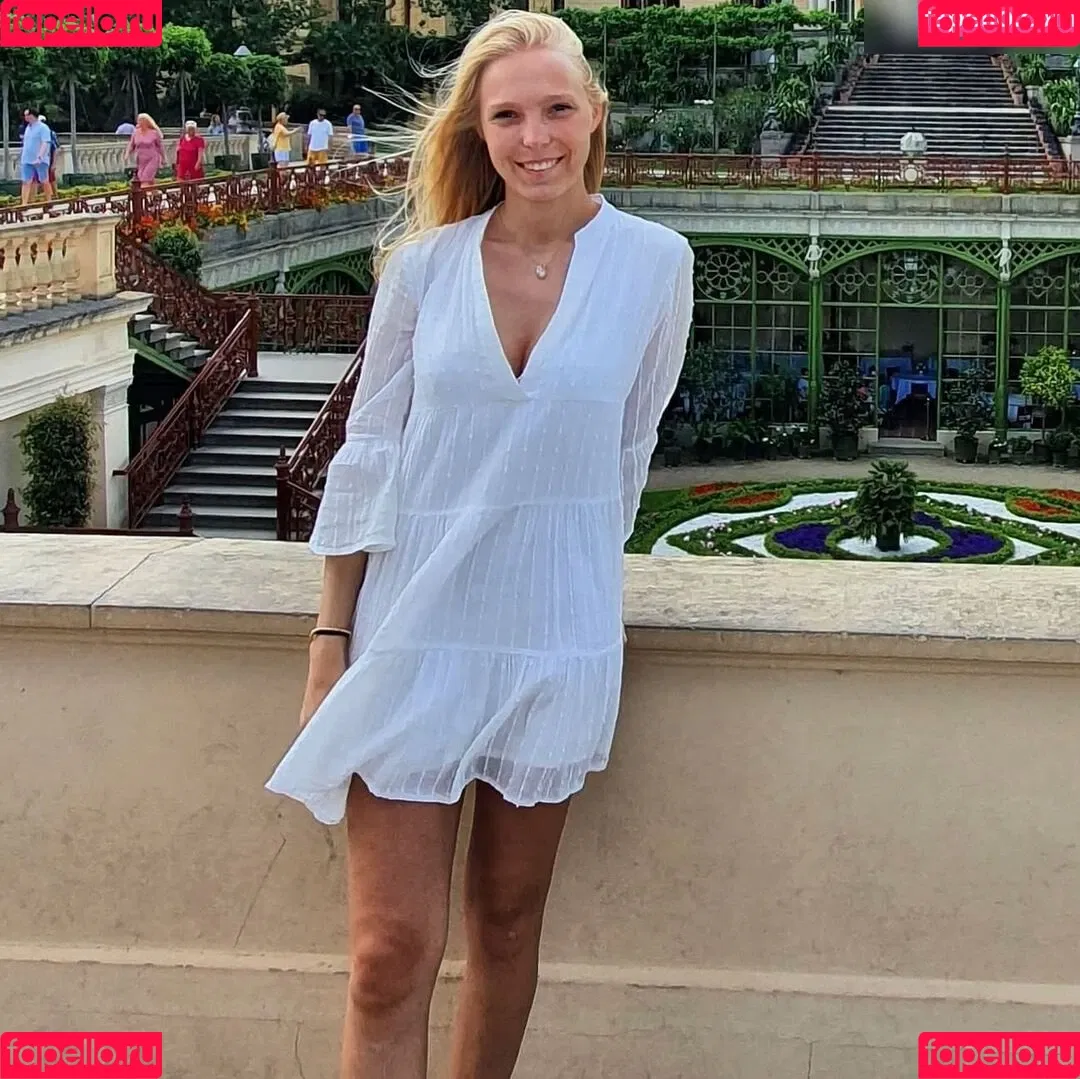 Nina Jürgens Onlyfans Photo Gallery 