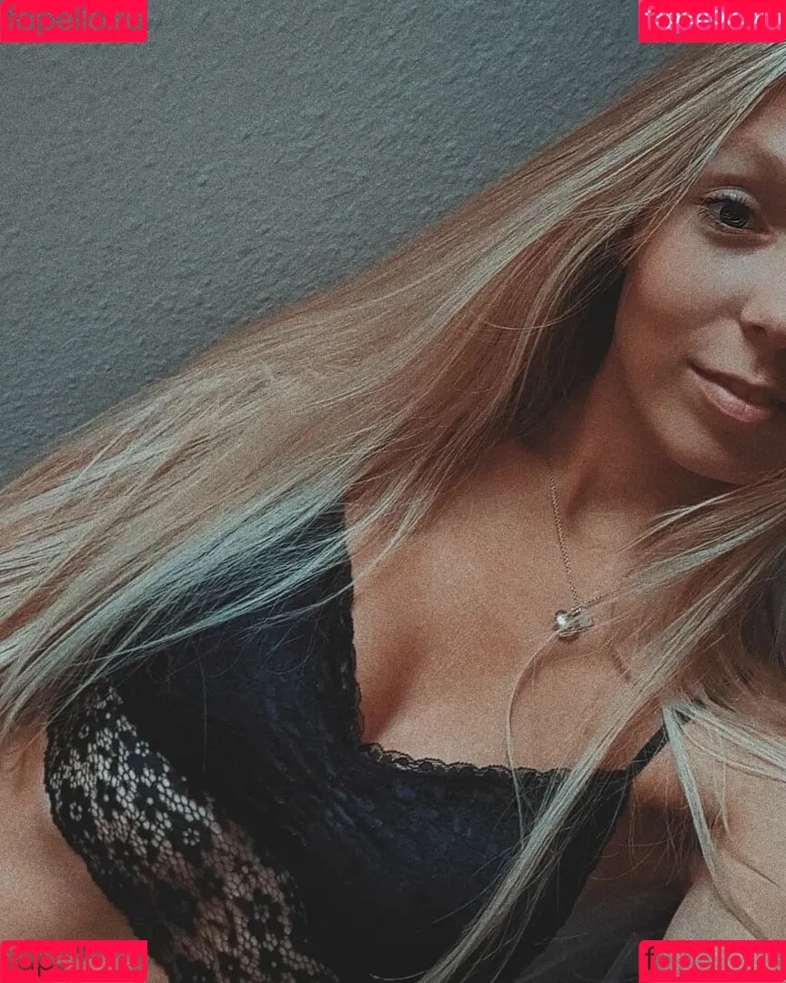 Nina Jürgens Onlyfans Photo Gallery 