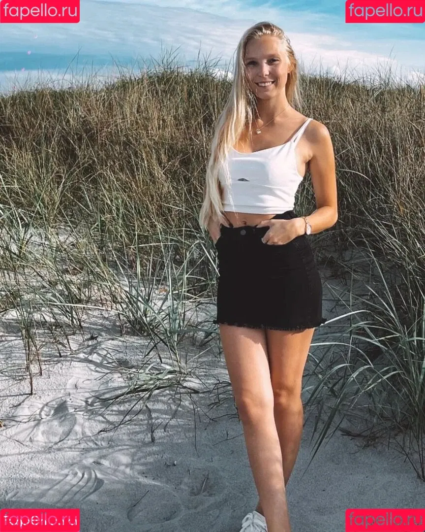 Nina Jürgens Onlyfans Photo Gallery 